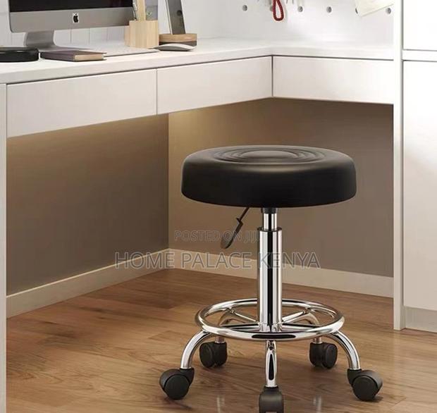 Rolling Stool: Hydraulic Beauty Stool For Salon, Spa And Workstations - thumbnail 4