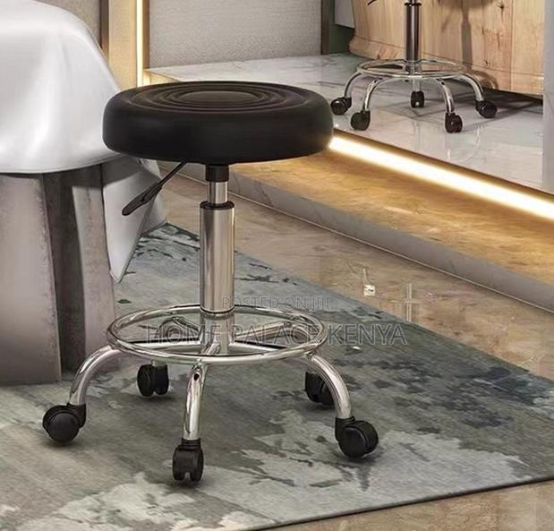Rolling Stool: Hydraulic Beauty Stool For Salon, Spa And Workstations - thumbnail 5
