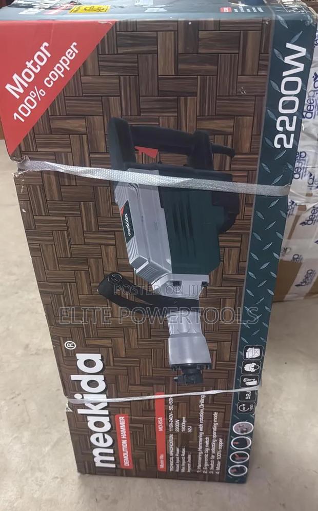 Makida 2200w Heavy Duty Demolition Hammer / Concrete Breaker 100%