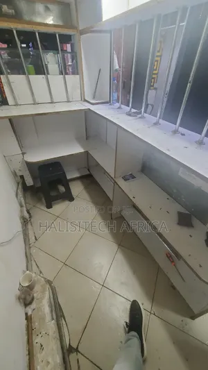 Spacious Shop/Workshop With Big Storage To Let .Get Free Wifi
