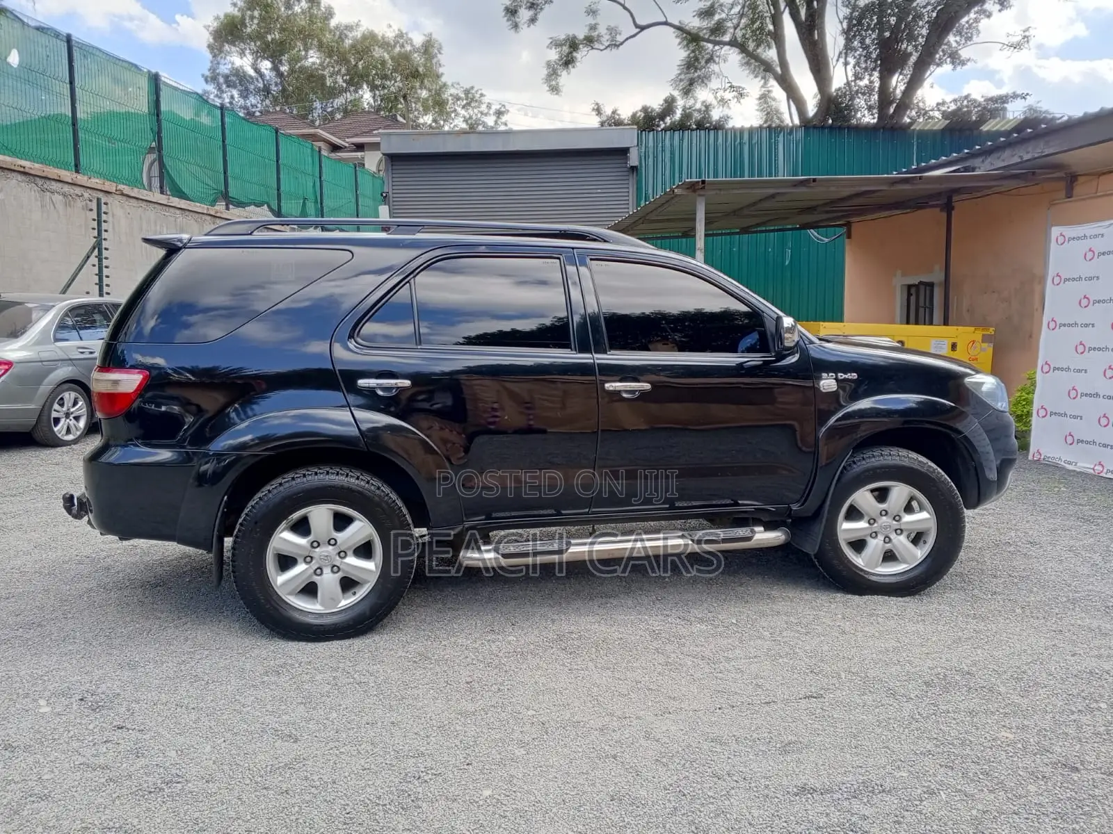Toyota Fortuner 2010 Black