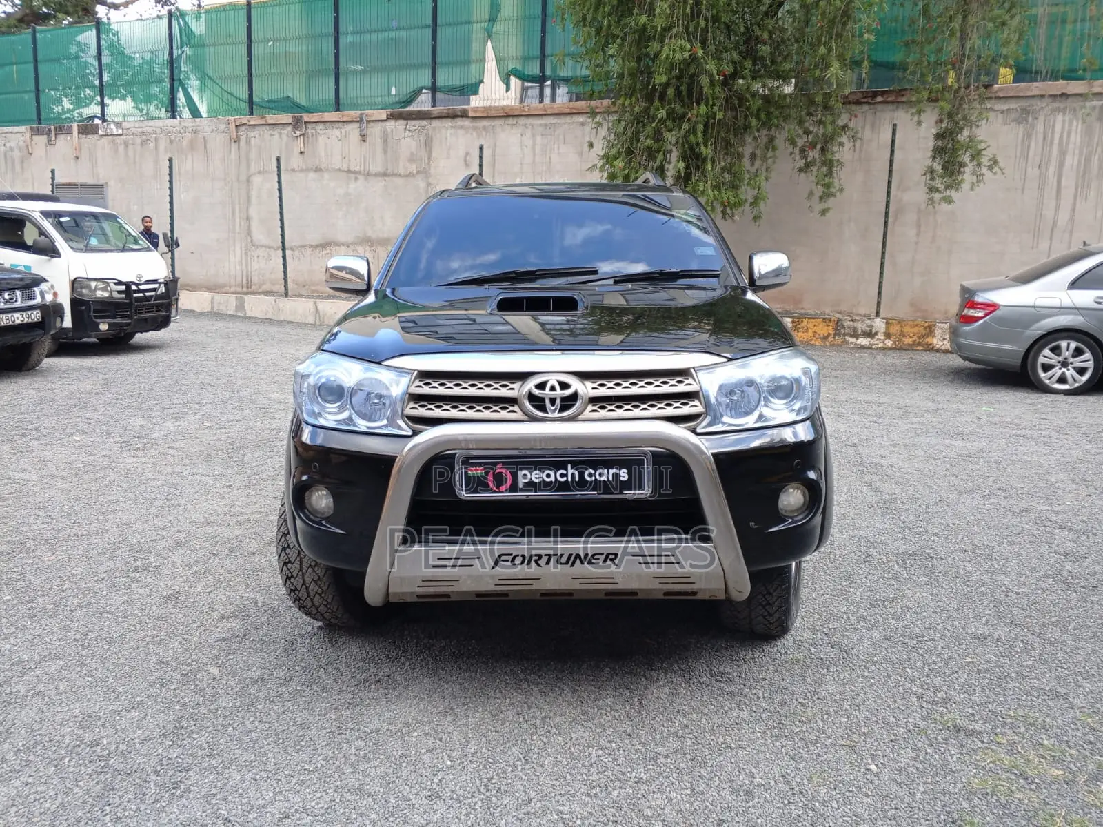 Toyota Fortuner 2010 Black