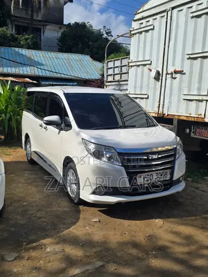 Toyota Noah 2014 White