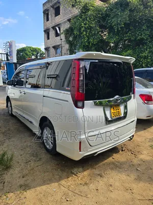Toyota Noah 2014 White