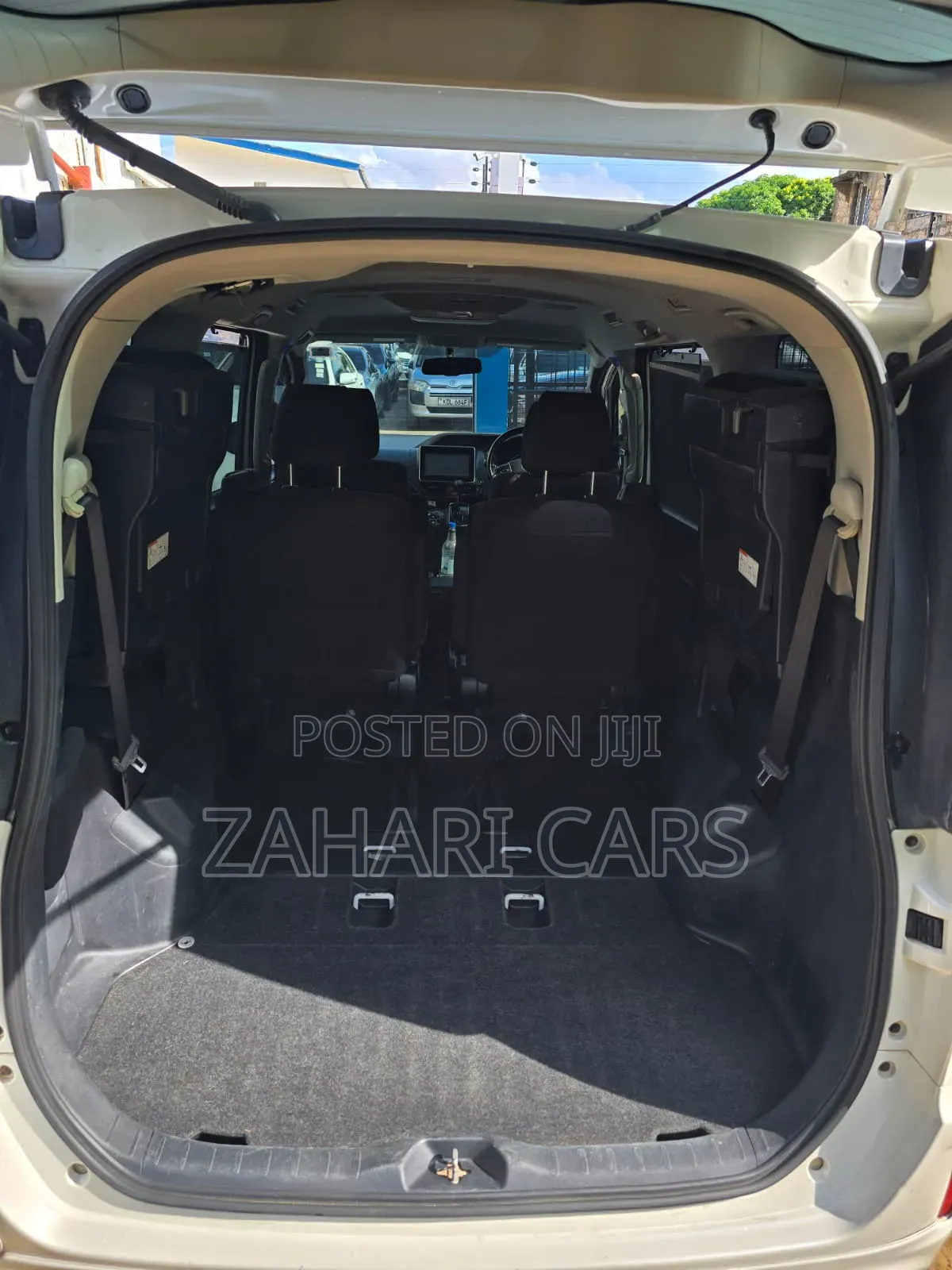Toyota Noah 2014 White