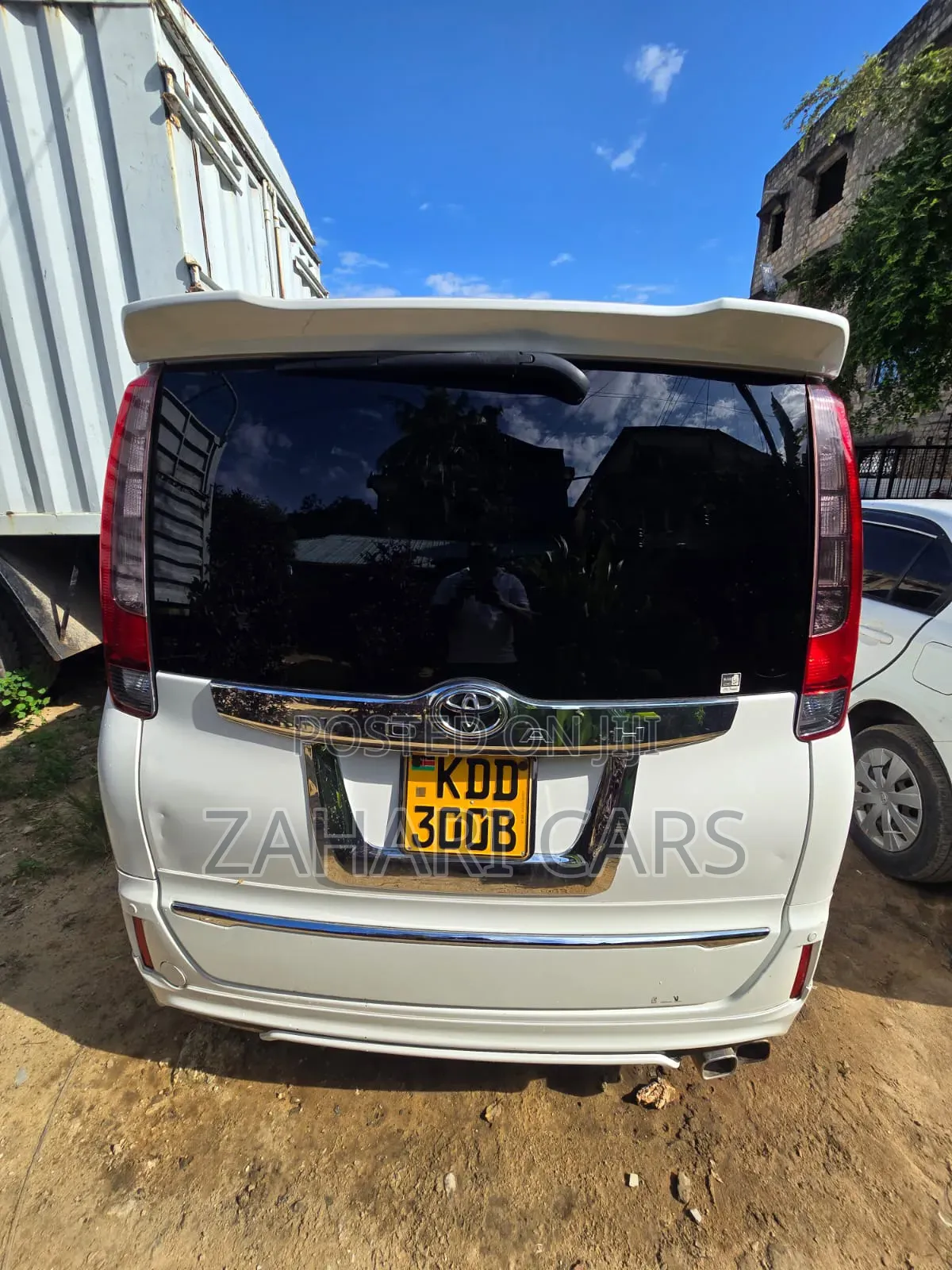 Toyota Noah 2014 White