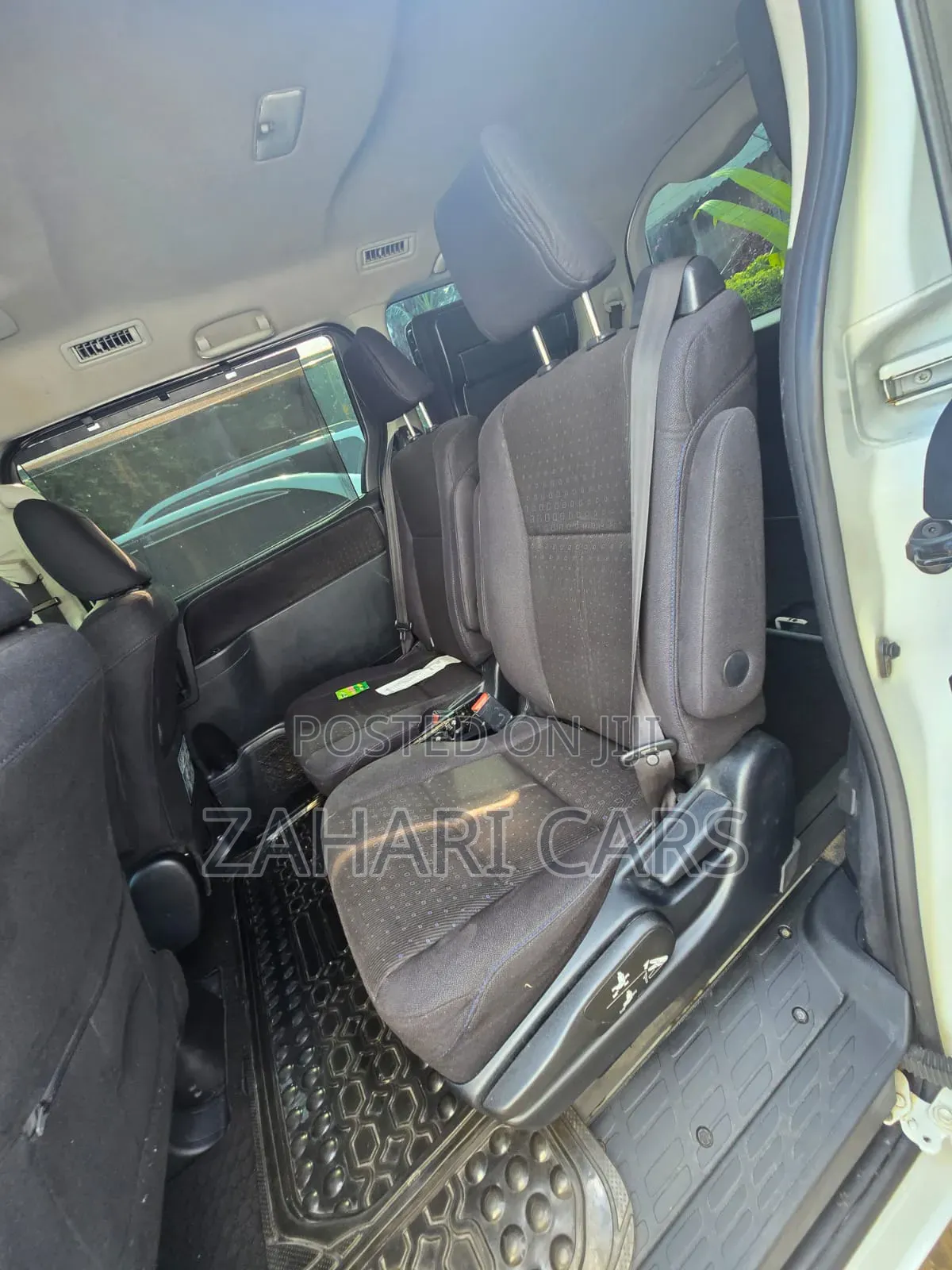 Toyota Noah 2014 White