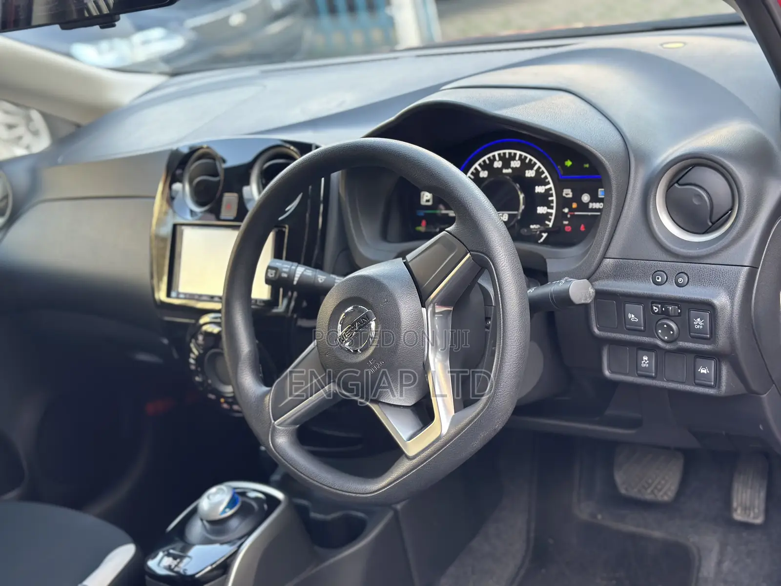 Nissan Note 1.2 Hybrid 2019 Red