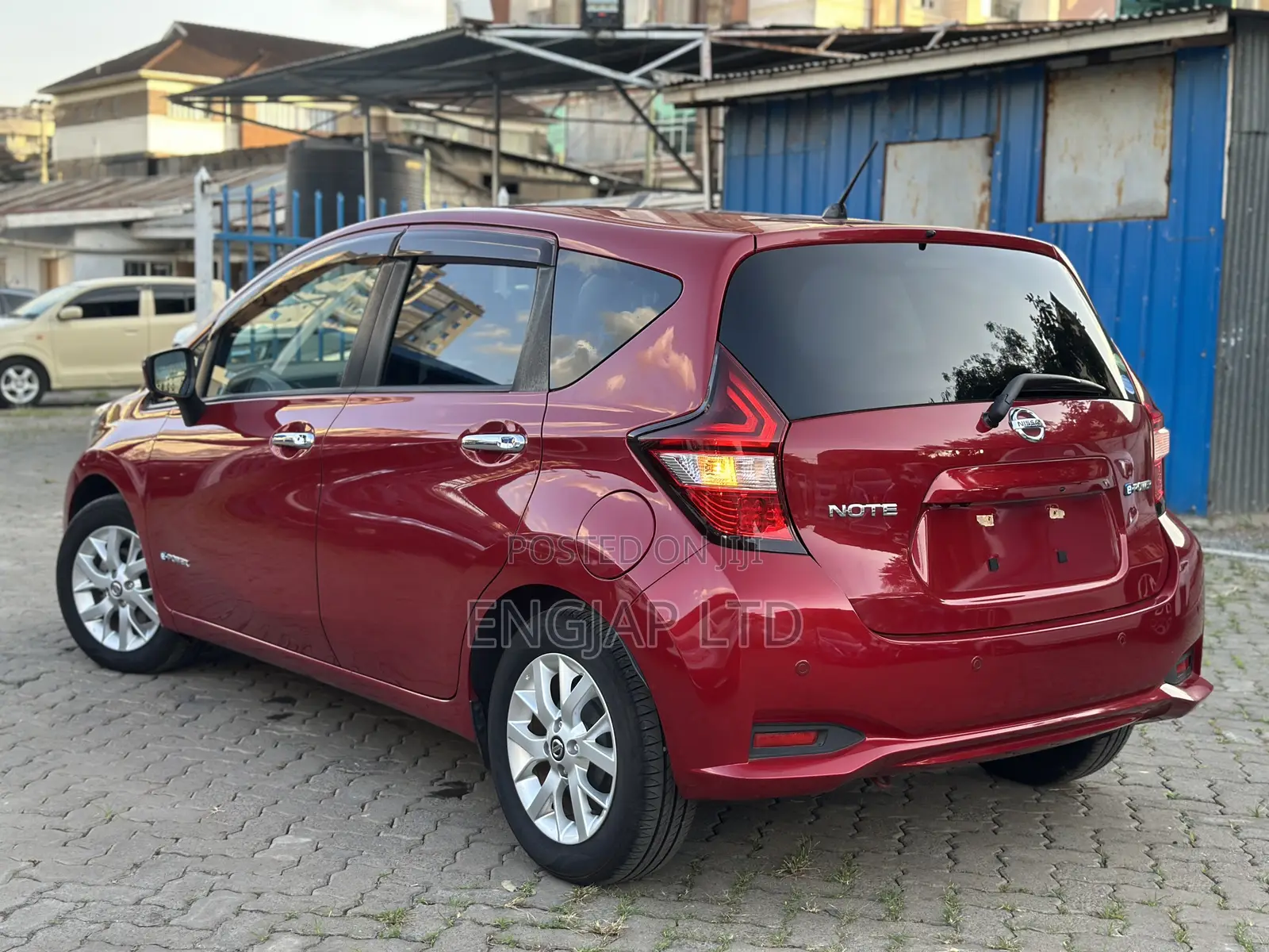 Nissan Note 1.2 Hybrid 2019 Red