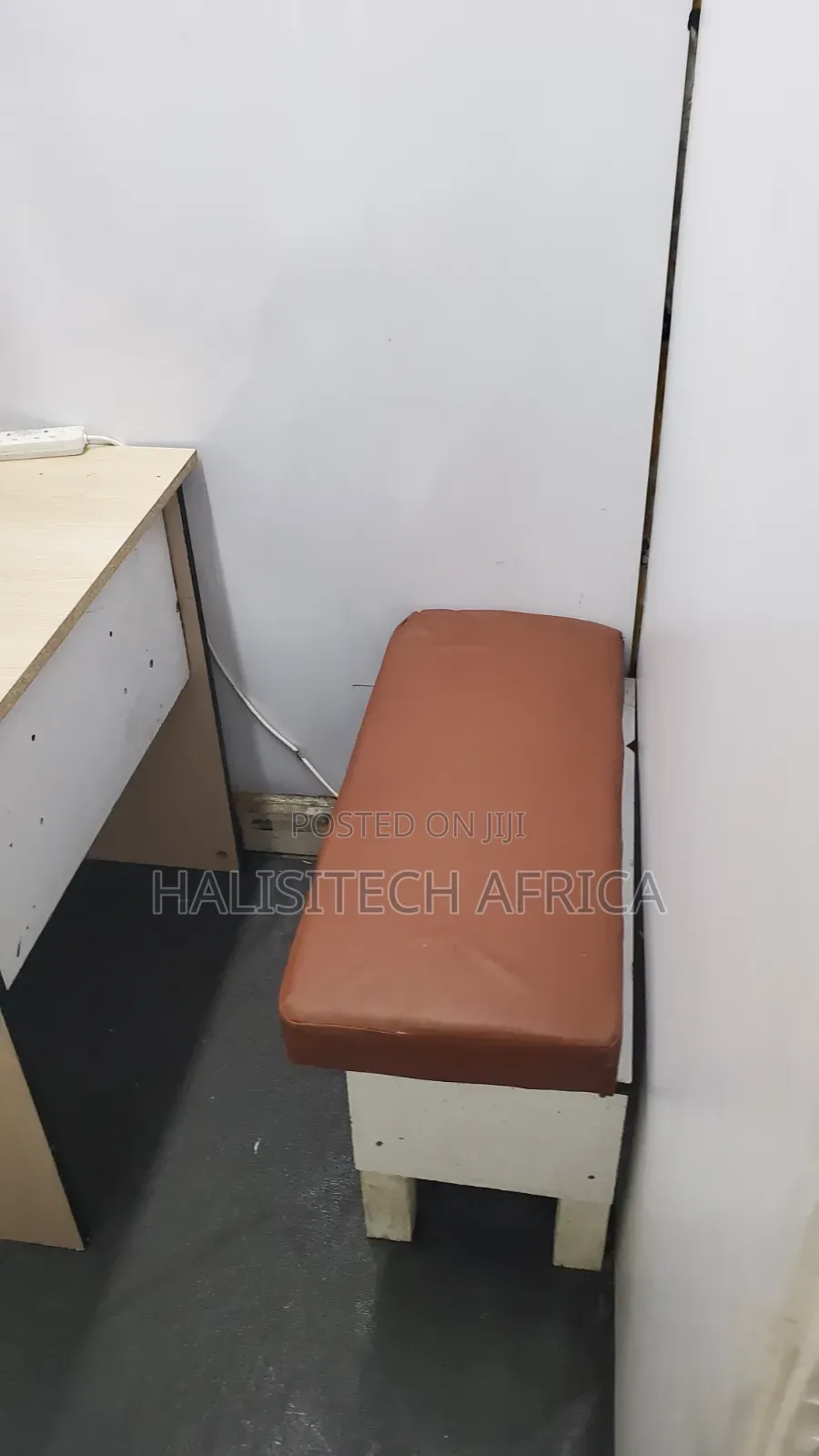 Cheap Furnished Office to Let + Free Wifi