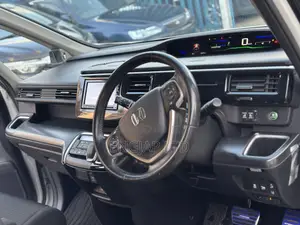Honda Stepwgn 2019 Pearl