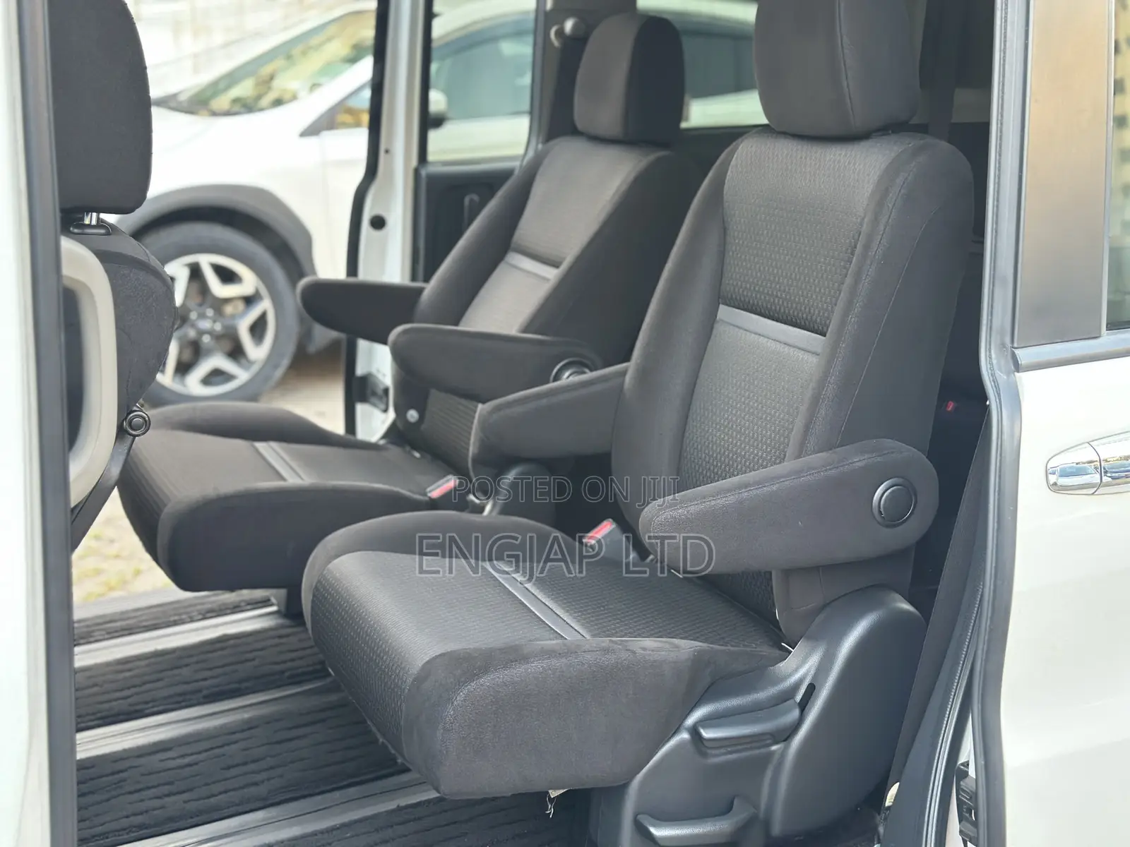 Honda Stepwgn 2019 Pearl