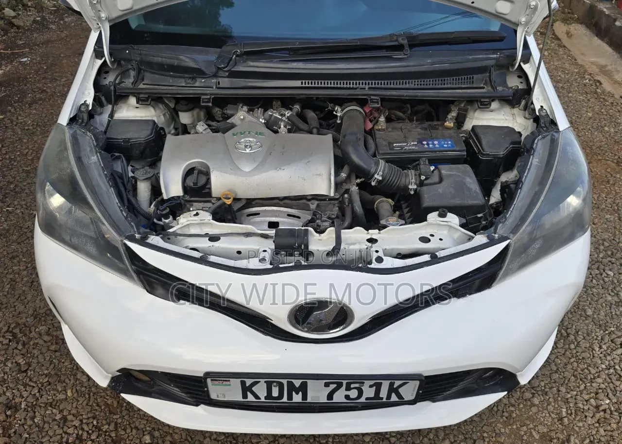 Toyota Vitz 2016 White