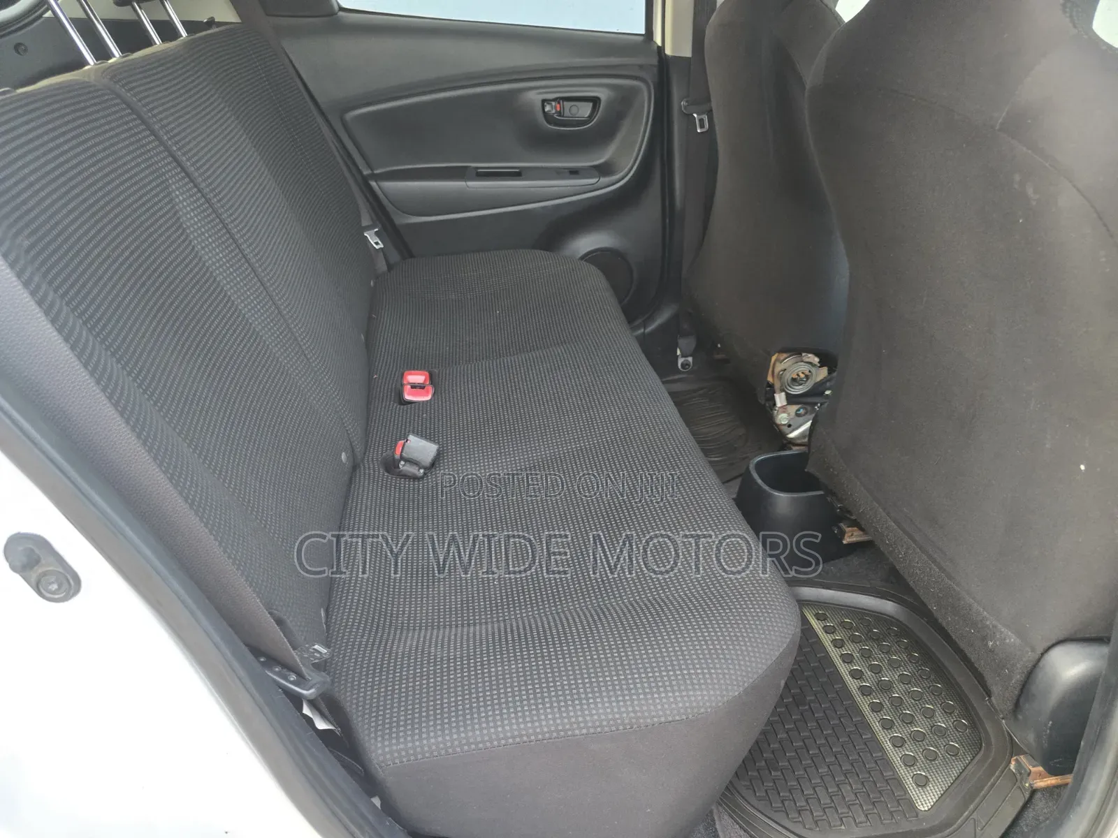 Toyota Vitz 2016 White