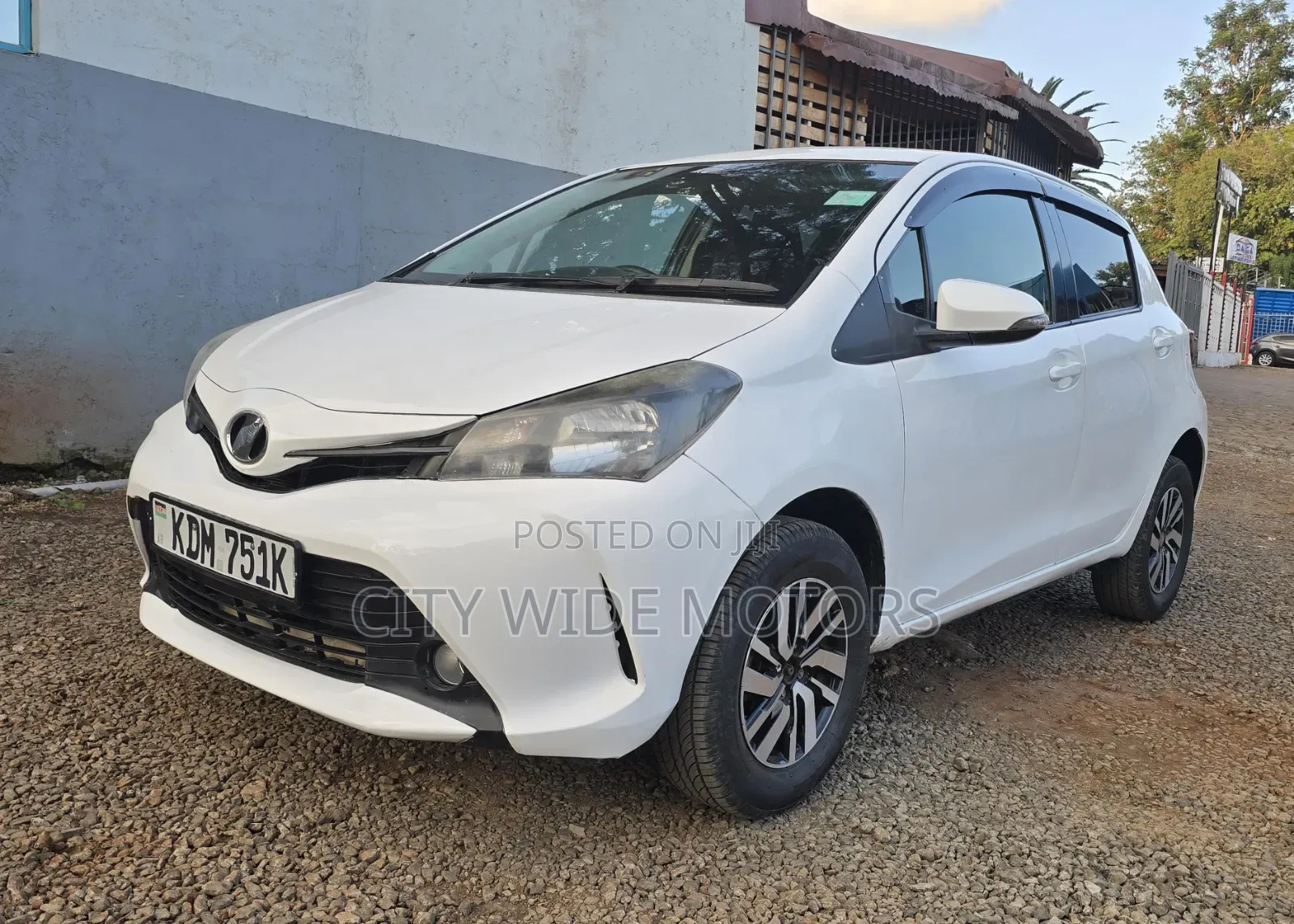 Toyota Vitz 2016 White