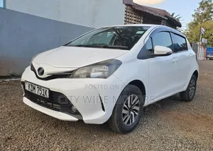 Toyota Vitz 2016 White