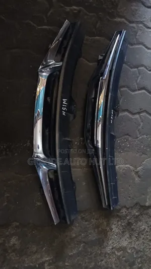 Toyota Wish Grill