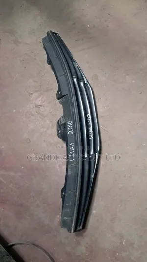 Toyota Wish Grill