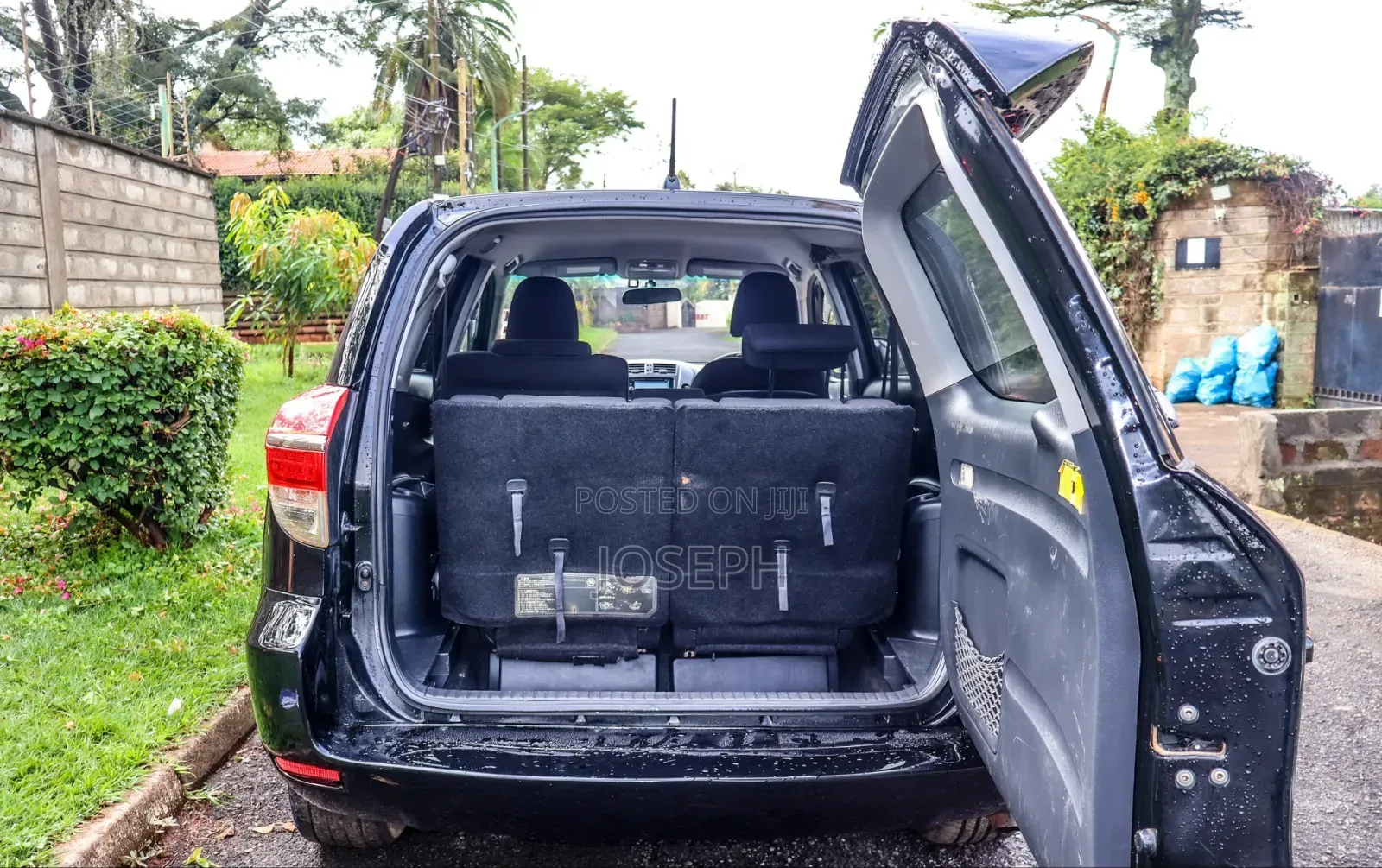 Toyota Vanguard 2012 Black