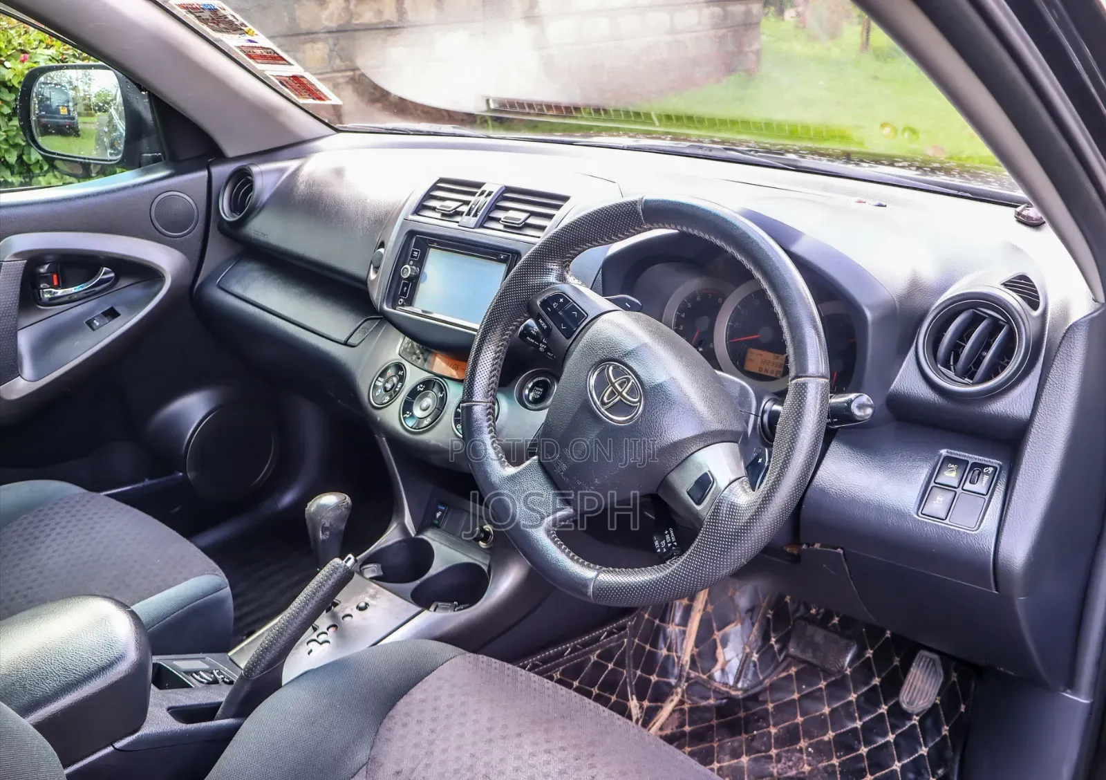 Toyota Vanguard 2012 Black