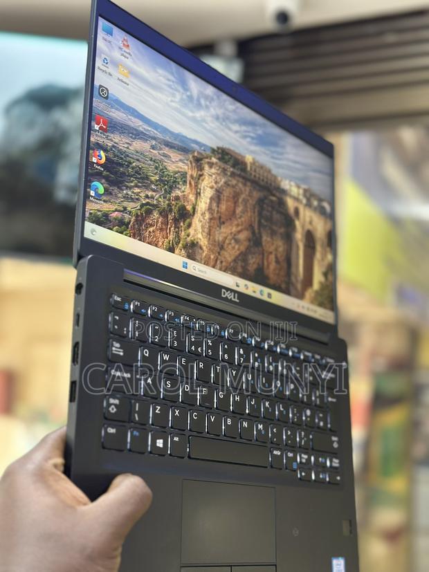 Laptop Dell Latitude 7390 16GB Intel Core i7 SSD 256GB - thumbnail 2
