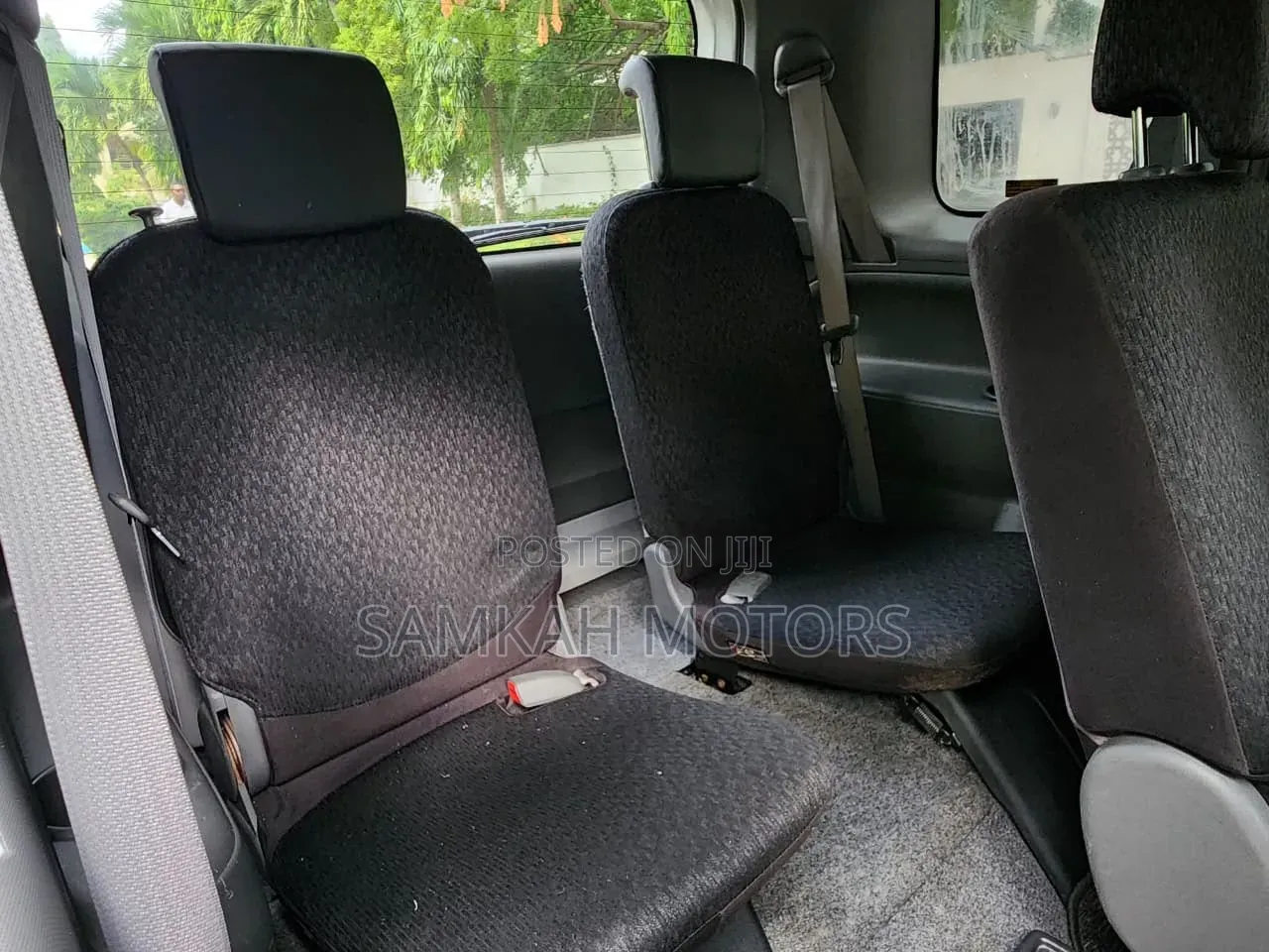 Toyota Sienta 2013 Silver