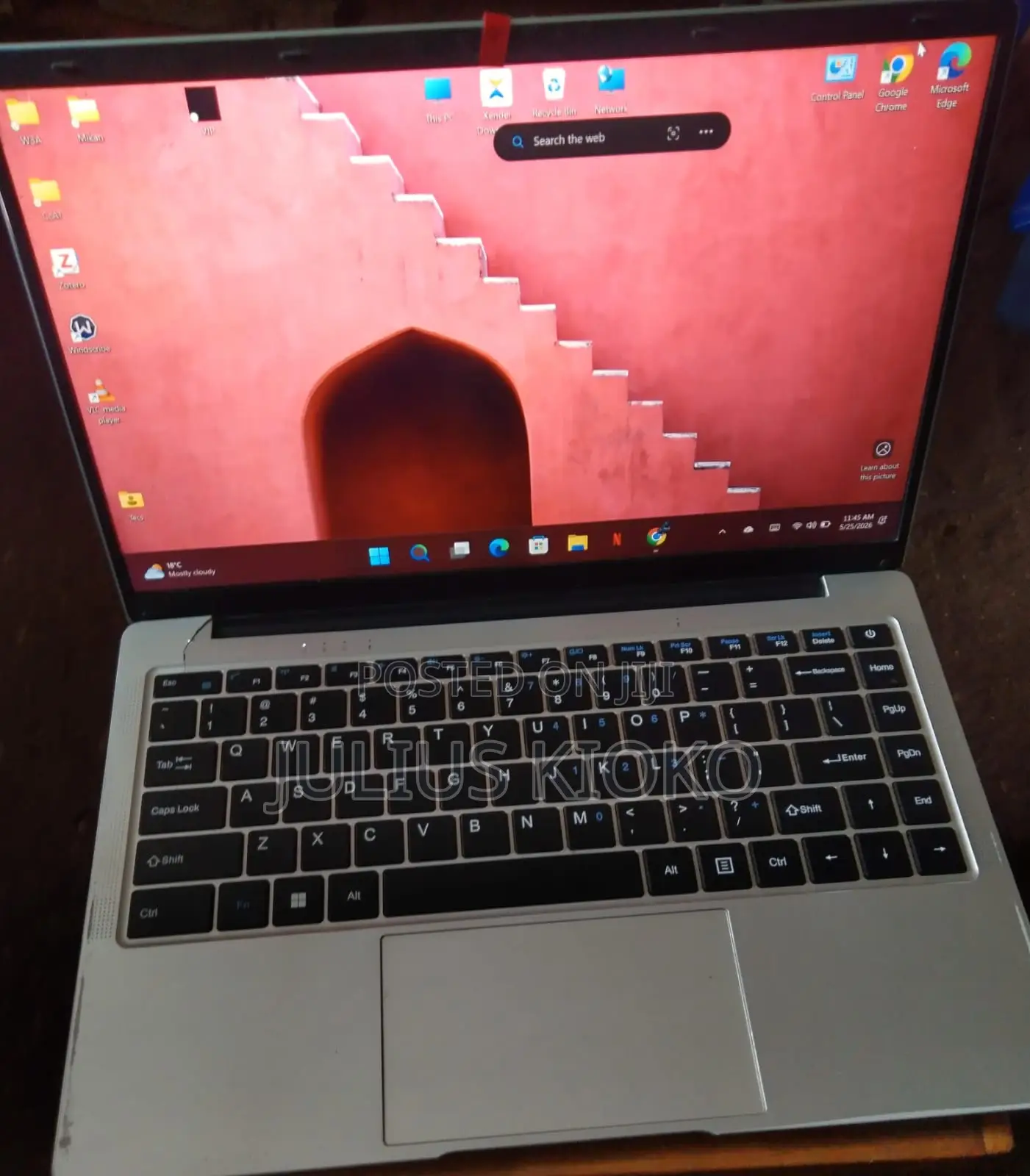 Laptop 8GB Intel Celeron HDD+SSD 500GB