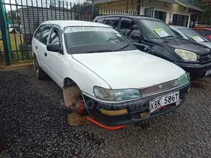 Toyota Corolla 2002 White