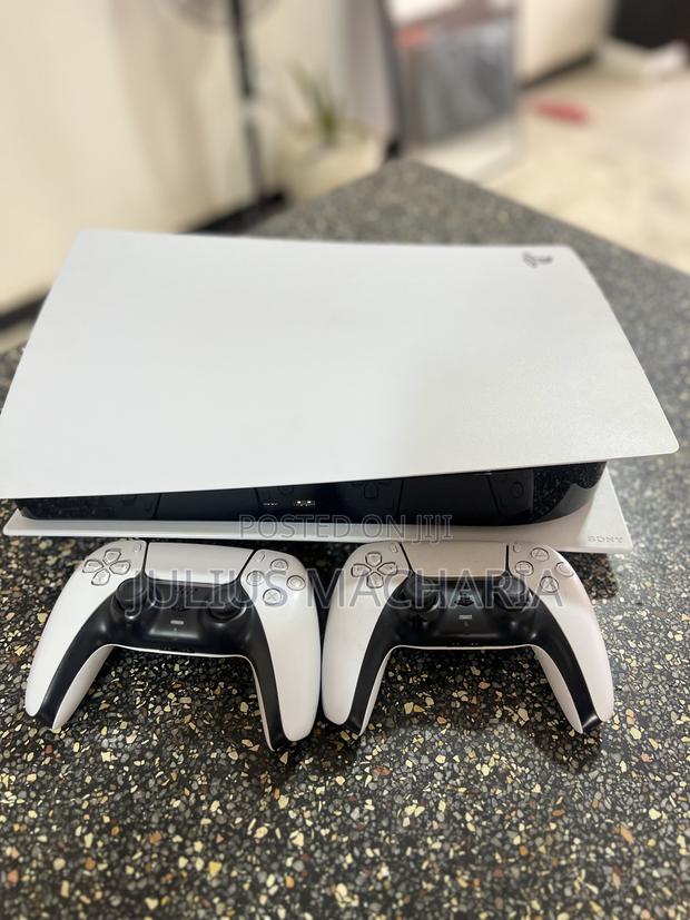 Playstation 5 - thumbnail 2