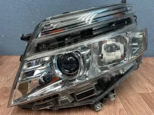 Voxy 2015 Headlights