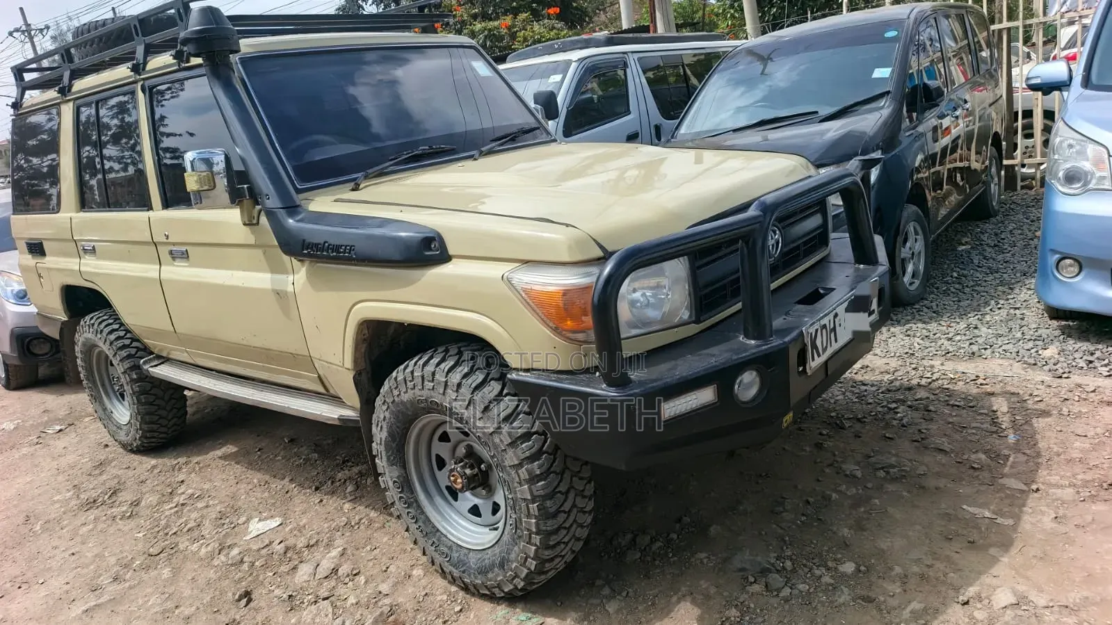 Toyota Land Cruiser 2014 Yellow