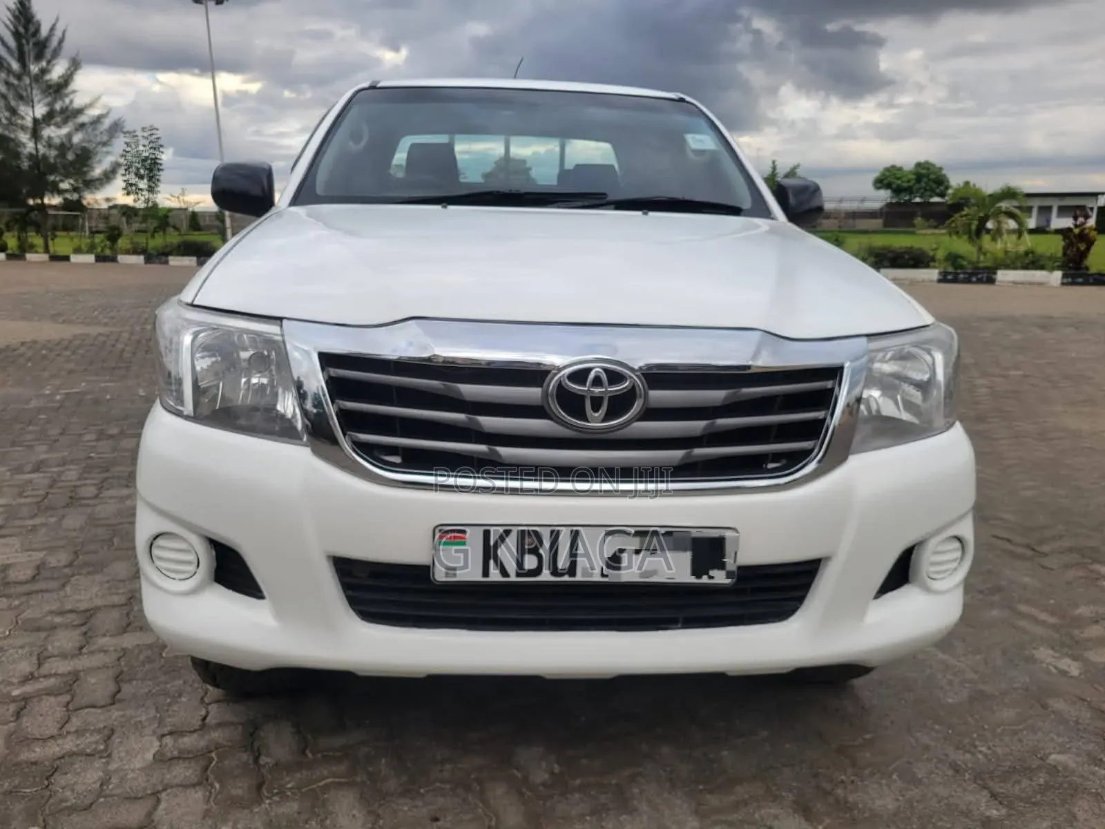 Toyota Hilux 2012 White