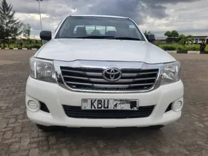Toyota Hilux 2012 White