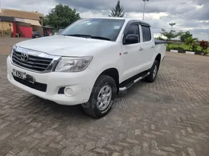 Toyota Hilux 2012 White