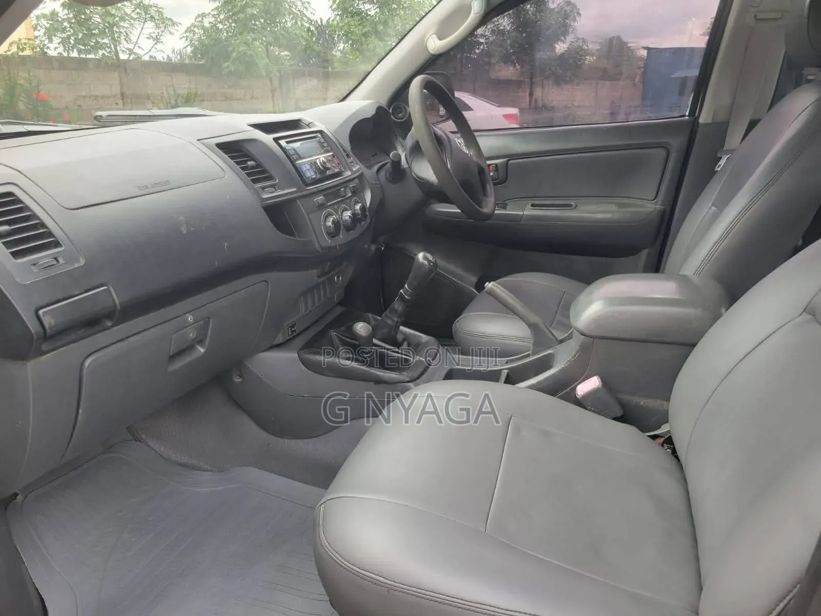 Toyota Hilux 2012 White
