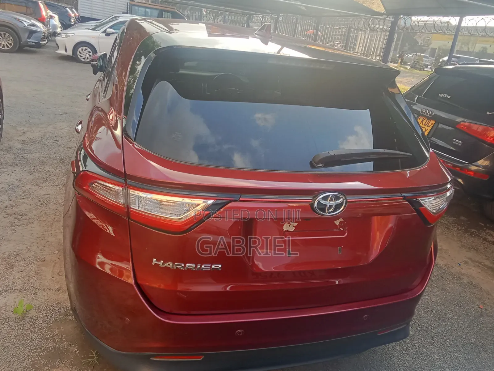 Toyota Harrier 2.0 2019 Red
