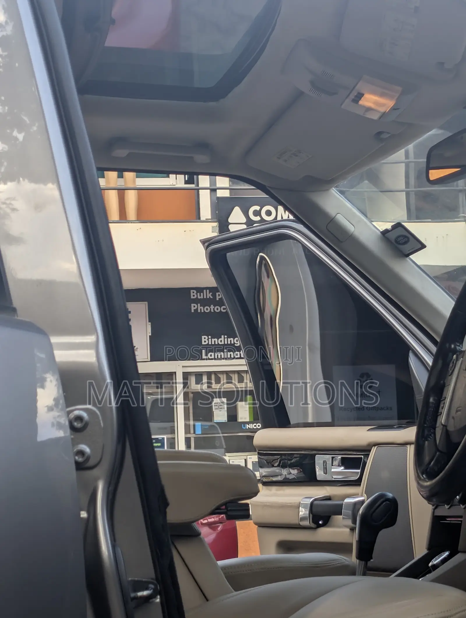 Land Rover Discovery 2010 Gray