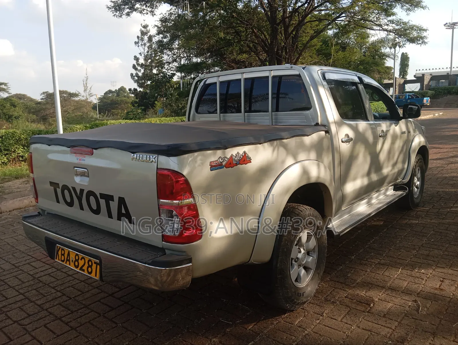Toyota Hilux 2004 Beige