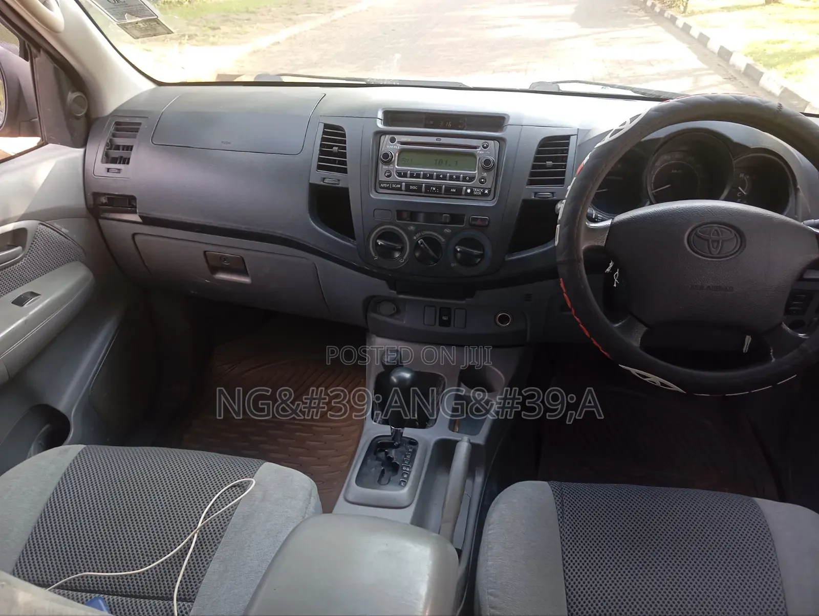 Toyota Hilux 2004 Beige