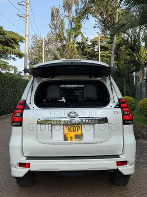 Toyota Land Cruiser Prado 2017 White