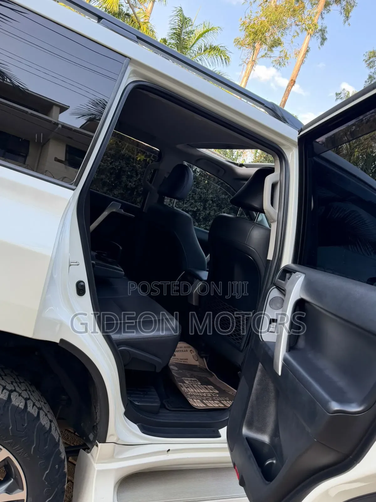 Toyota Land Cruiser Prado 2017 White