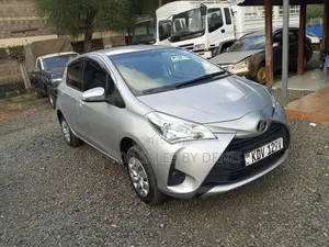 Toyota Vitz 1.0 FWD 5dr 2018 Silver
