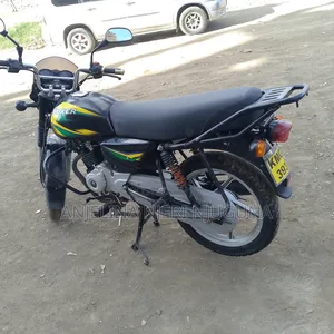 Bajaj Boxer 125 2025 Beige