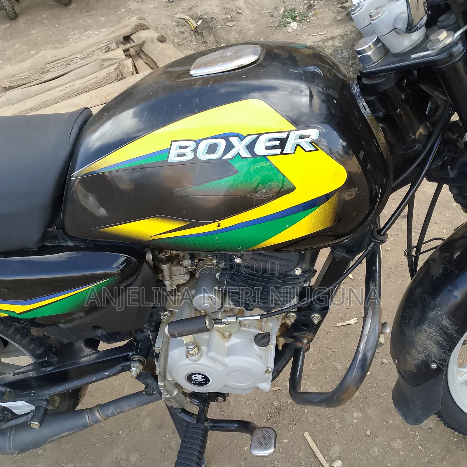 Bajaj Boxer 125 2025 Beige
