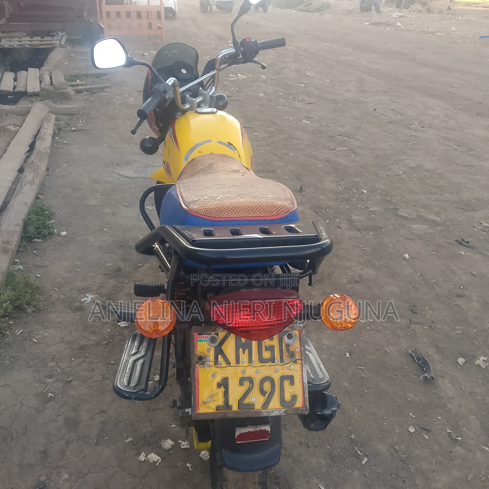 Bajaj Boxer 125 2025 Yellow