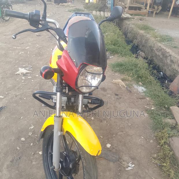 Bajaj Boxer 125 2025 Yellow - thumbnail 6