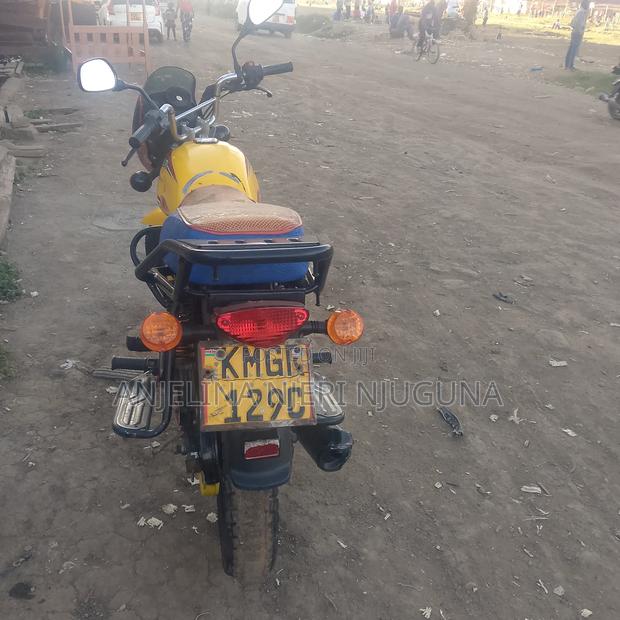 Bajaj Boxer 125 2025 Yellow - thumbnail 7