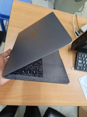 Laptop Apple MacBook Pro 8GB Intel Core i5 SSD 512GB