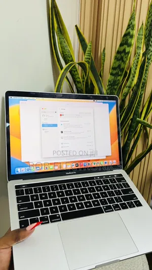 Laptop Apple MacBook Pro 2020 32GB Intel Core i7 SSD 512GB