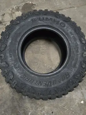 265 /75 R16 Khumo Tires (Mud Terrein) Korea.